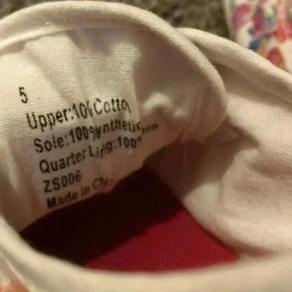 Blowfish floral slip on sneaker - kids size 5 - no laces- great condition - Picture 6 of 8